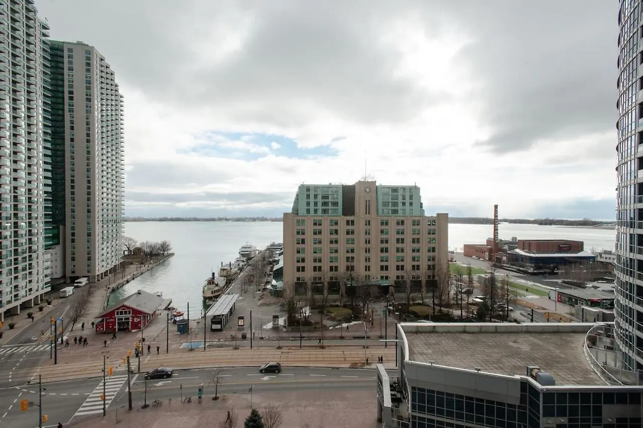 Right By The Lake Downtown Condo, 1 Bedroom, 1 Free Parking Toronto